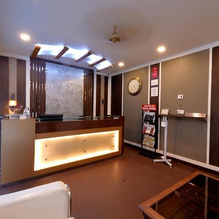 Hotel Oppera Delhi Airport Нью-Дели Экстерьер фото