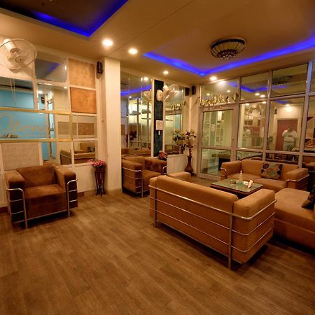 Hotel Oppera Delhi Airport Нью-Дели Экстерьер фото