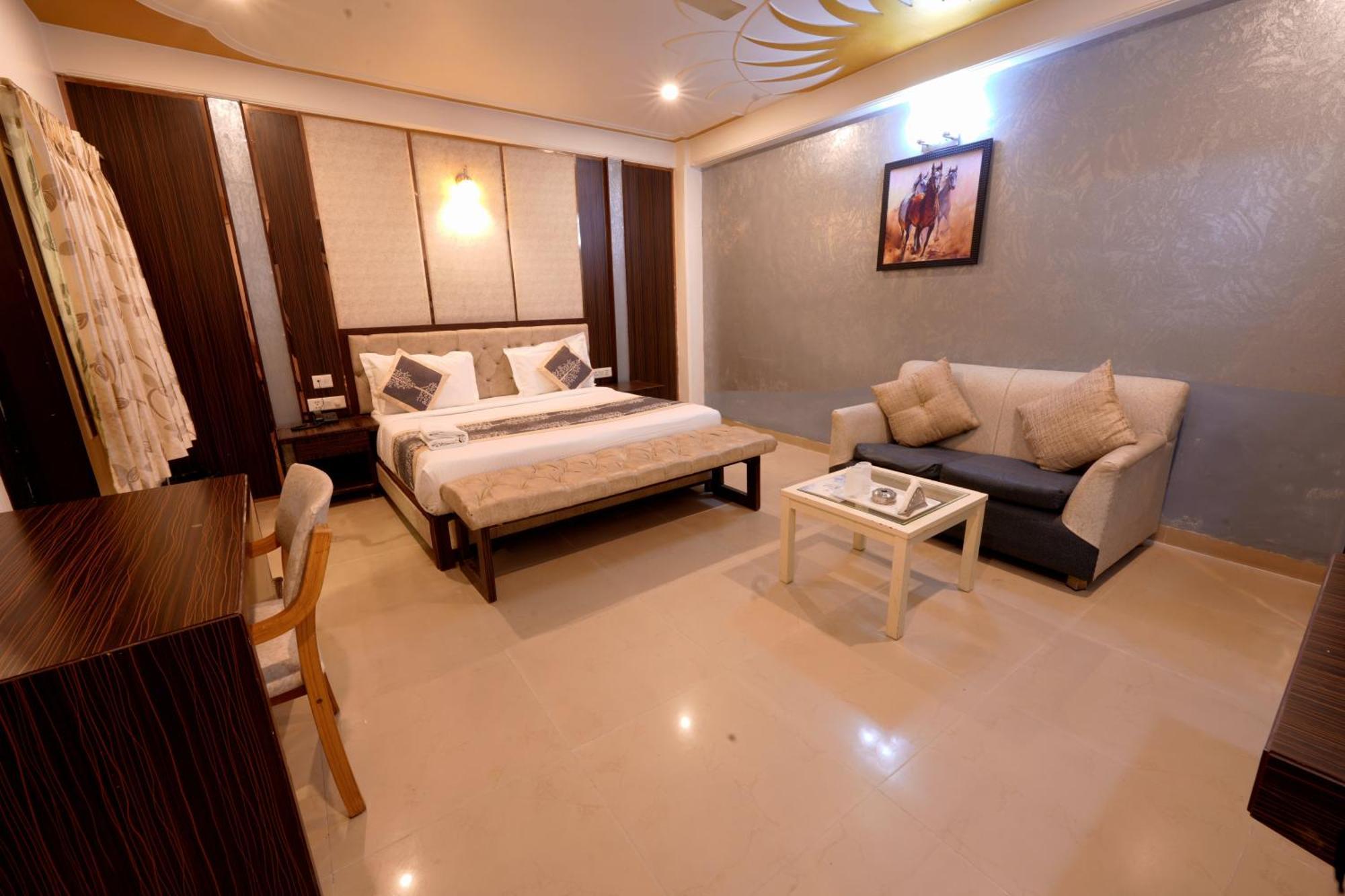 Hotel Oppera Delhi Airport Нью-Дели Экстерьер фото